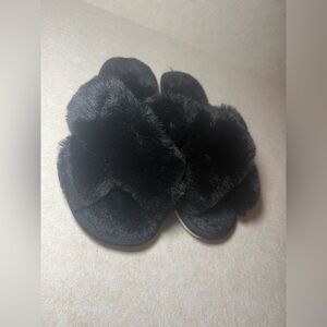 Black Slip On Slippers Front Criss Cross Design Size Medium Women 7-8